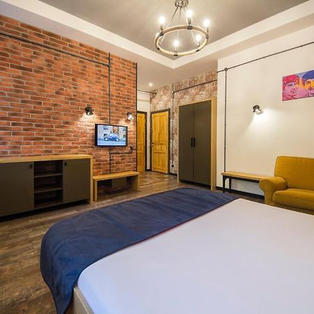 Self Check-In Apartments Near Landscape Alley Kiev Eksteriør billede